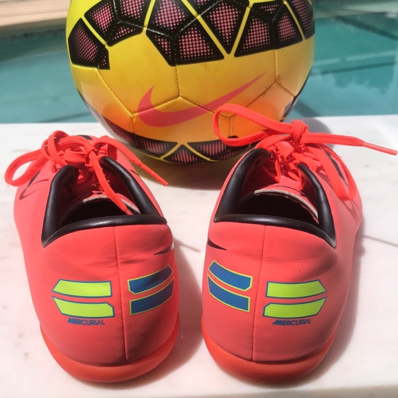 Nike Mercurial Victory Indoor Soccer Shoes - Picture 6 of 8